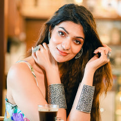 Nazakat Floral Chitai Hand Cuff (Piece)