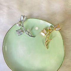 Sparkling Silver Dreamy Pearl Lotus Brooch