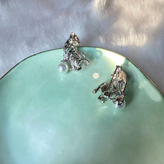 Sparkling Silver Lion King Brooch