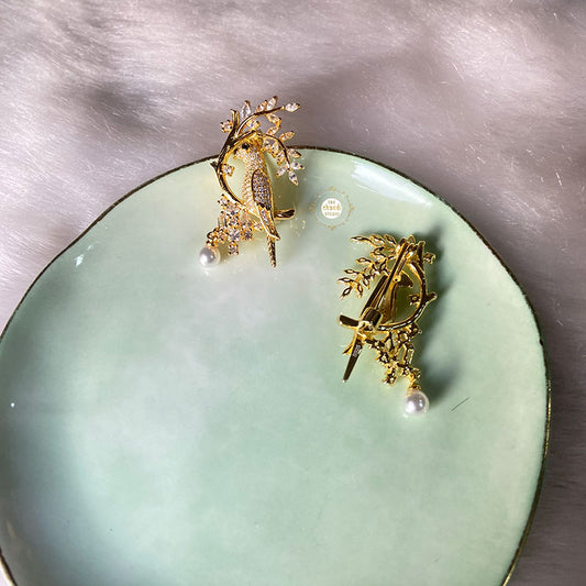 Sparkling Silver Majestic Parrot Brooch