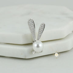 Sparkling Pearl Flutter Brooch