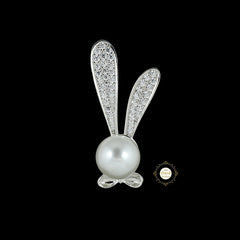 Sparkling Pearl Flutter Brooch