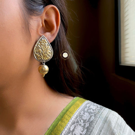 Carving Ball Earring