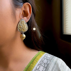 Carving Ball Earring
