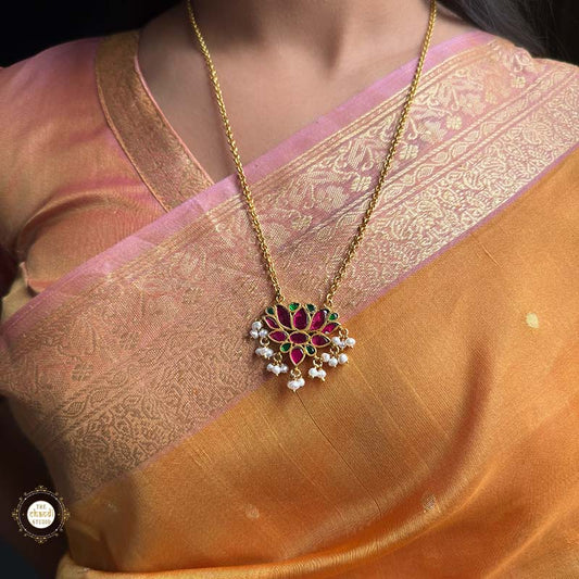 Kundan Rajwada Ruby Lotus Neckalce