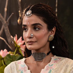 Ruhaniyat Full Moon Pearl Maang Tika