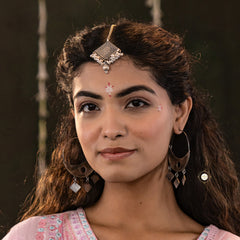 Nazaakat Emboss Maang Tika