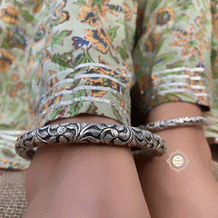 Utsav Chitai Ankle Kada