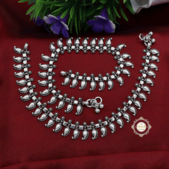 Utsav Paisley Anklet