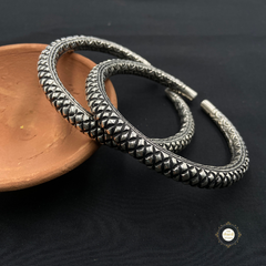 Utsav Chitai Leg Kada