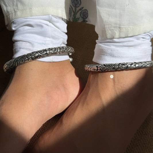 Utsav Chitai Leg Kada