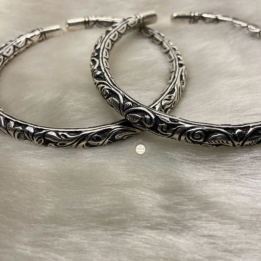 Utsav Chitai Leg Kada