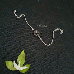 Dainty Flower Bracelet (Piece)