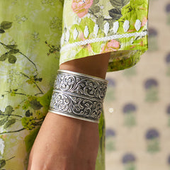 Nazaakat Chitai Hand Cuff (Piece)