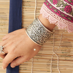 Nazaakat Chitai Hand Cuff (Piece)
