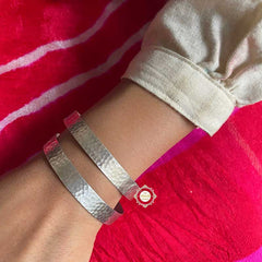 Hammered Bliss Bangle (Piece)