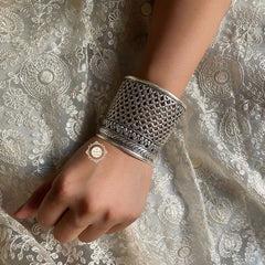 Shobhaa Jaal Work Cuff (Piece)