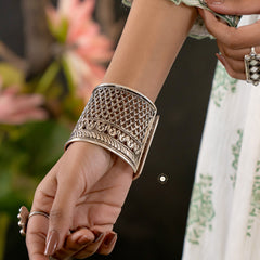 Shobhaa Jaal Work Cuff (Piece)