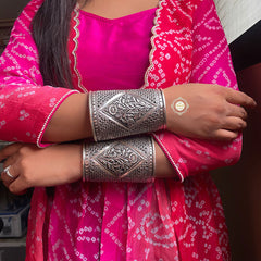 Nazaakat Sunflower Chitai Hand Cuff (Piece)