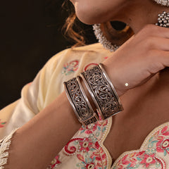 Nazaakat Chitai Hand Cuff (Piece)
