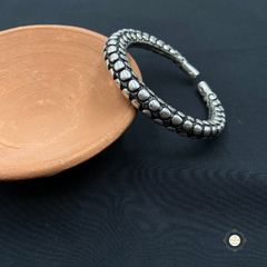 Exquisite Chitai Kada (Piece)