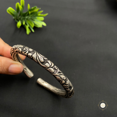 Graceful Chitai Kada (Piece)