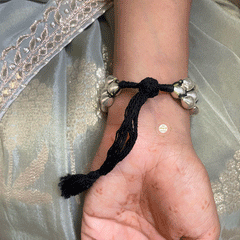 Sadabahar Dholki Bead Bracelet (Piece)