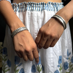 Silver Circle of Bloom Bangles (Piece)