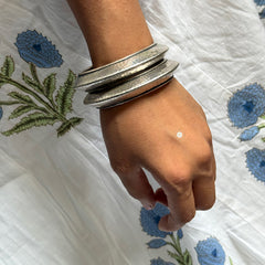 925 Sterling Silver Hammered Heritage Bangle (Piece)