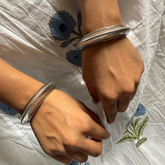 925 Sterling Silver Hammered Heritage Bangle (Piece)