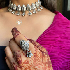 Noor Ghungroo Paan Choker