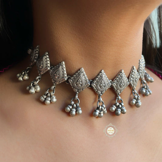 Noor Ghungroo Spade Choker