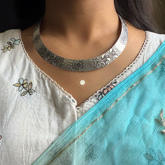 Hammered Blossom Hasli Necklace