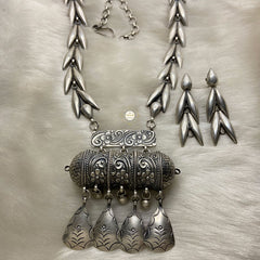 Vanika Tribal Necklace Set