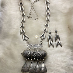 Vanika Tribal Necklace Set