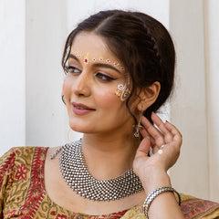 Noor Intricate Timeless Necklace