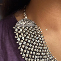 Noor Intricate Timeless Necklace