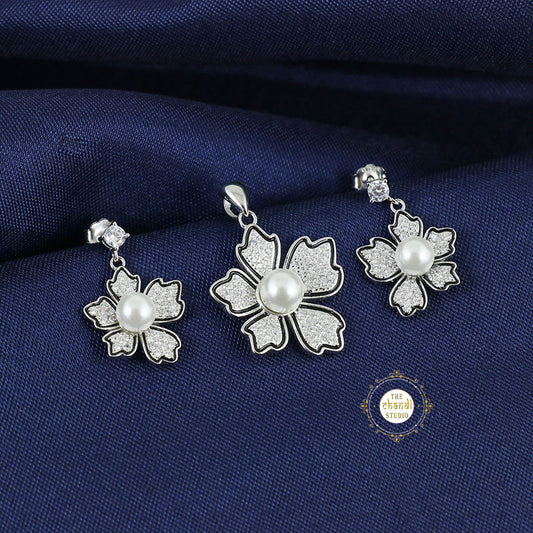 Sparkling Silver Magnolia Flower Pendent Set