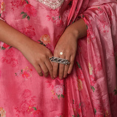 Soulful Sheesha, A Double Finger Ring