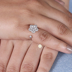 Sparkling Silver Classic Flower Ring