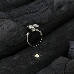 Sparkling Silver Classic Flower Ring