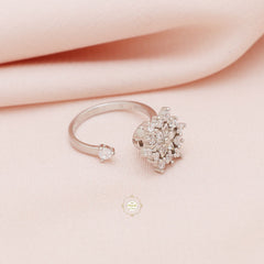 Sparkling Silver Classic Flower Ring