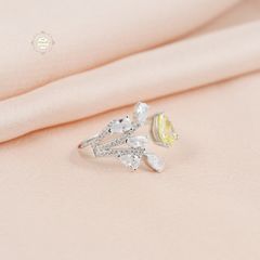 Sparkling Silver Exotic Tilak Ring