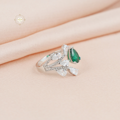 Sparkling Silver Exotic Tilak Ring
