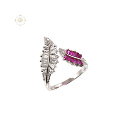 Sparkling Silver Wanderlust Wing Ring