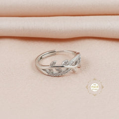 Sparkling Silver Leaf Ring