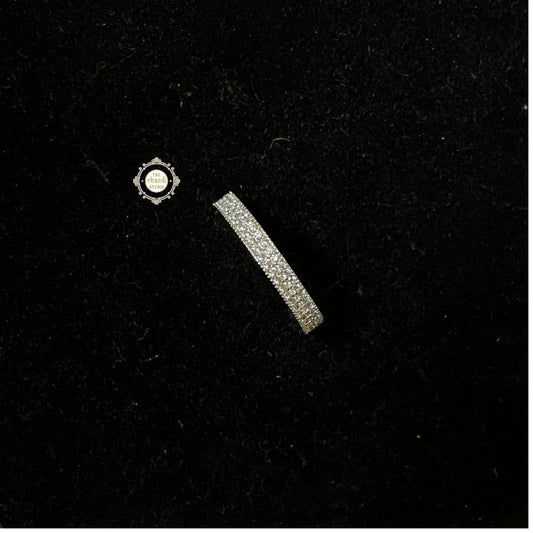 Sparkling Silver Classic Ring
