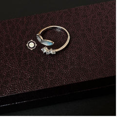 Sparkling Silver Leaf Ring