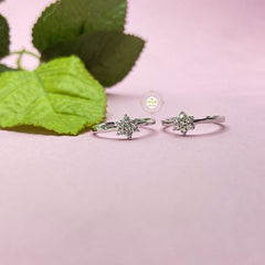 Sparkling Silver Flower Toe Ring