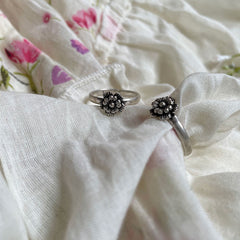 Mini Flower Toe Ring